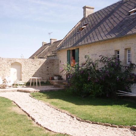 Chambres Et Tables D'Hotes A L'Auberge Touristique Meuvaines Exterior foto