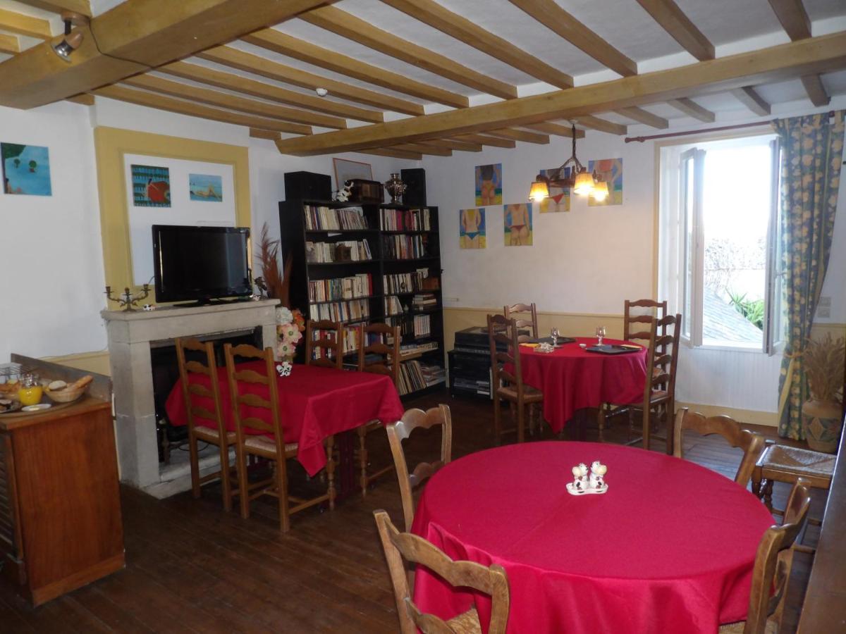 Chambres Et Tables D'Hotes A L'Auberge Touristique Meuvaines Exterior foto
