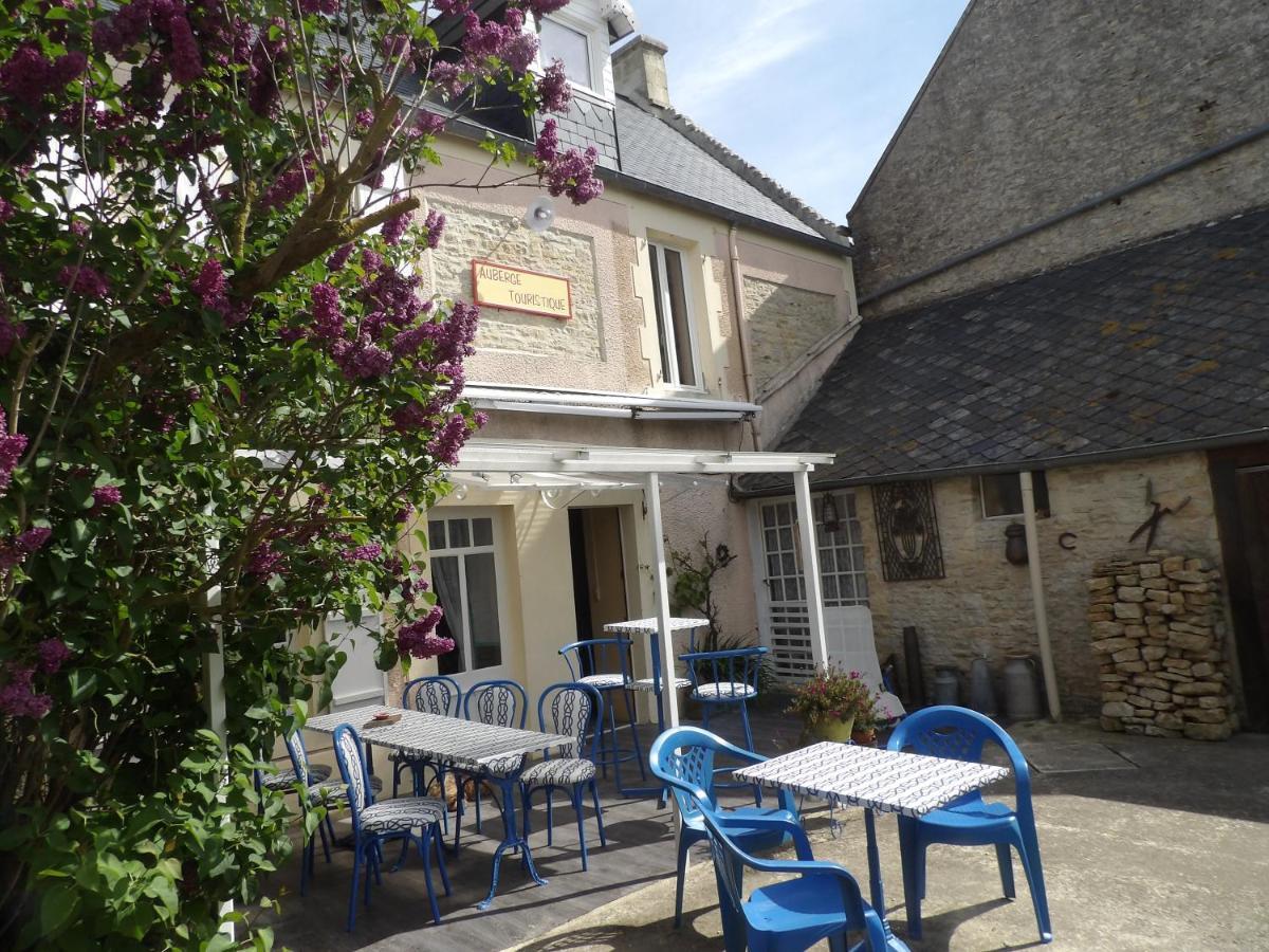 Chambres Et Tables D'Hotes A L'Auberge Touristique Meuvaines Exterior foto