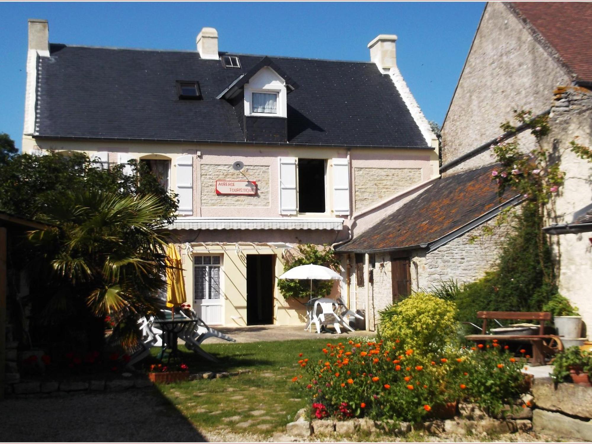 Chambres Et Tables D'Hotes A L'Auberge Touristique Meuvaines Exterior foto