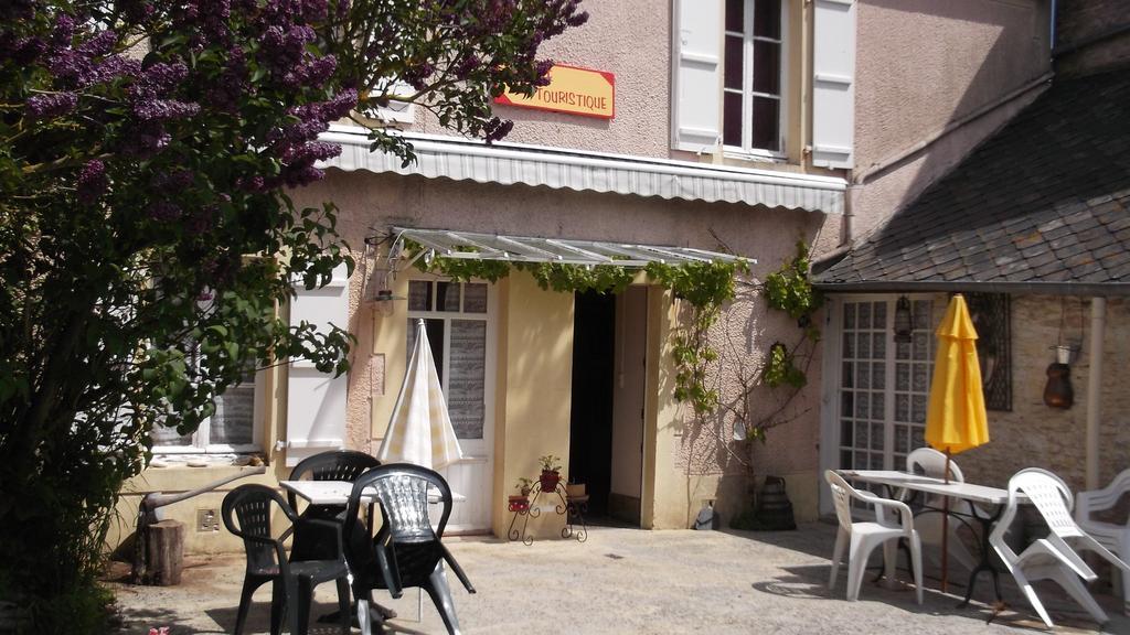 Chambres Et Tables D'Hotes A L'Auberge Touristique Meuvaines Habitación foto
