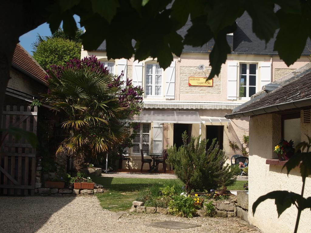 Chambres Et Tables D'Hotes A L'Auberge Touristique Meuvaines Exterior foto