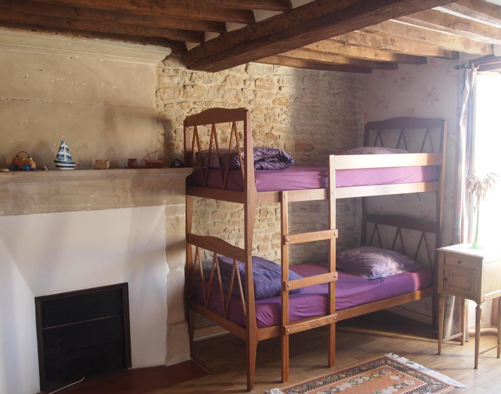 Chambres Et Tables D'Hotes A L'Auberge Touristique Meuvaines Exterior foto
