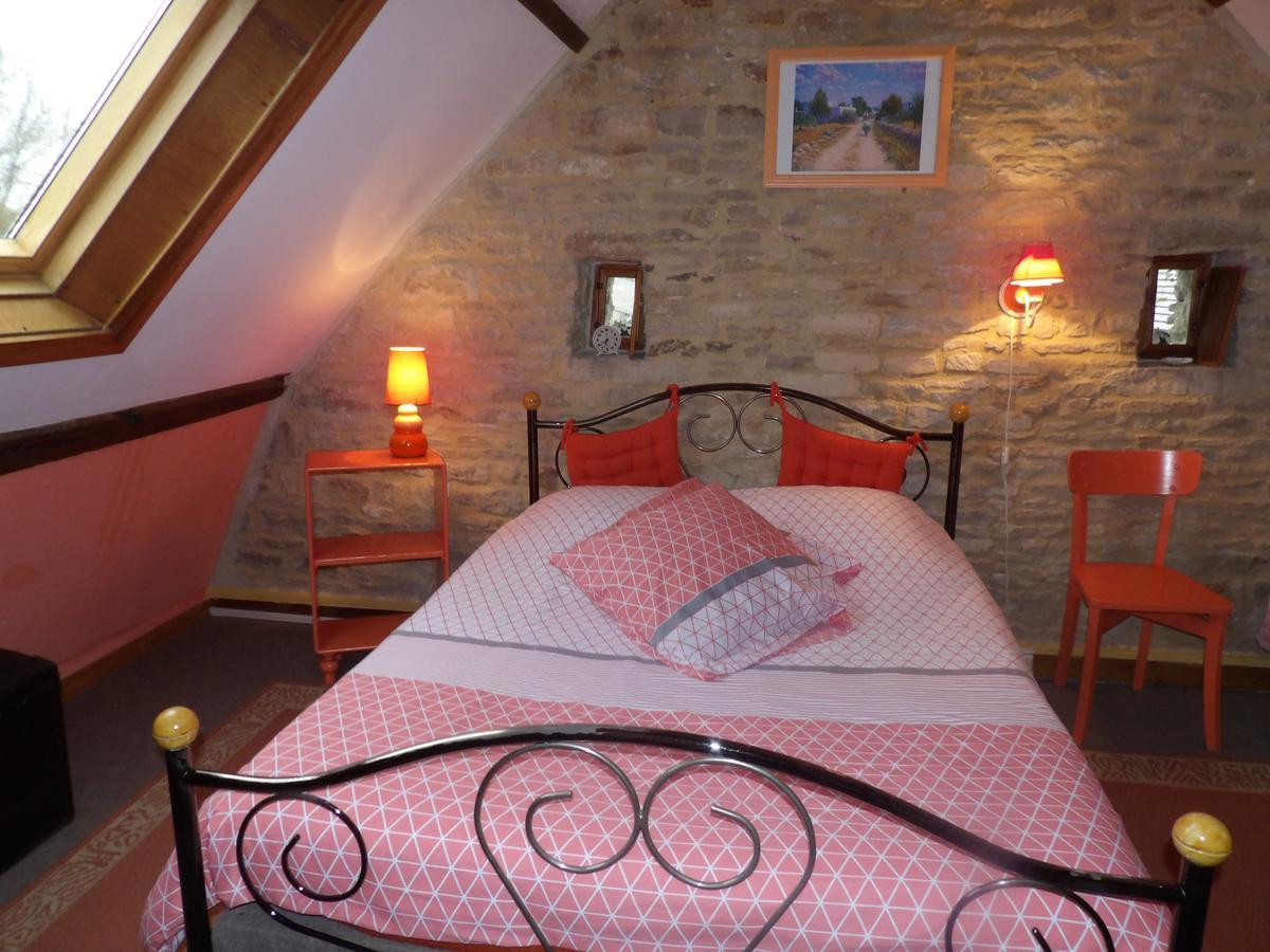 Chambres Et Tables D'Hotes A L'Auberge Touristique Meuvaines Exterior foto